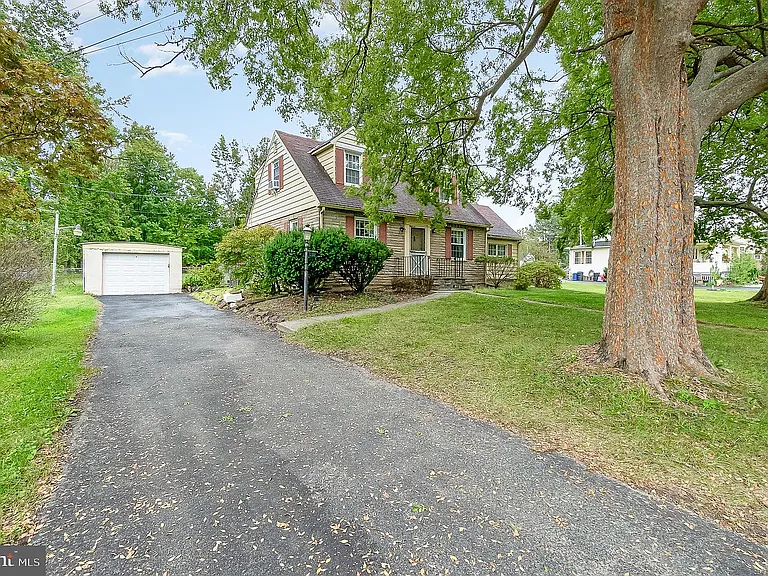 4254 Chapel Rd — Photo 1