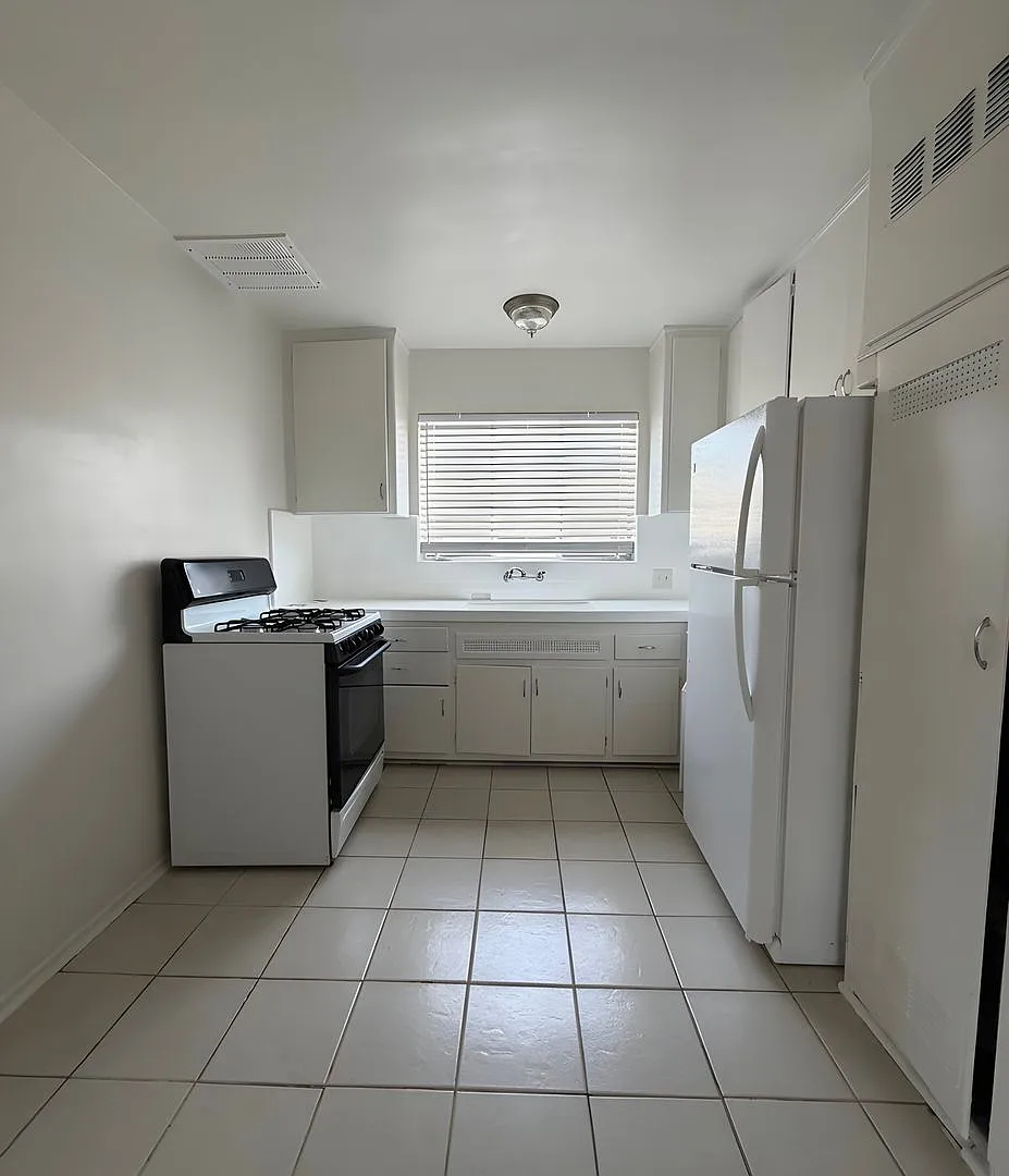 4132-38 Somerset Drive — Photo 2