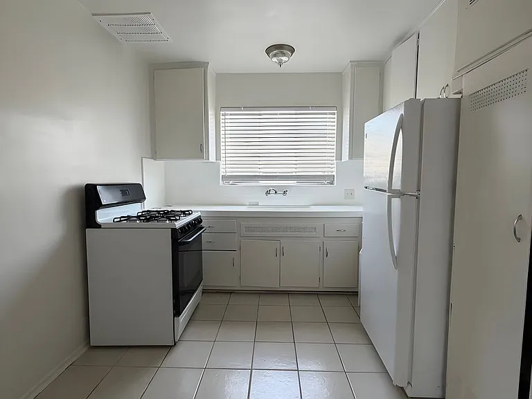 4132-38 Somerset Dr — Photo 2