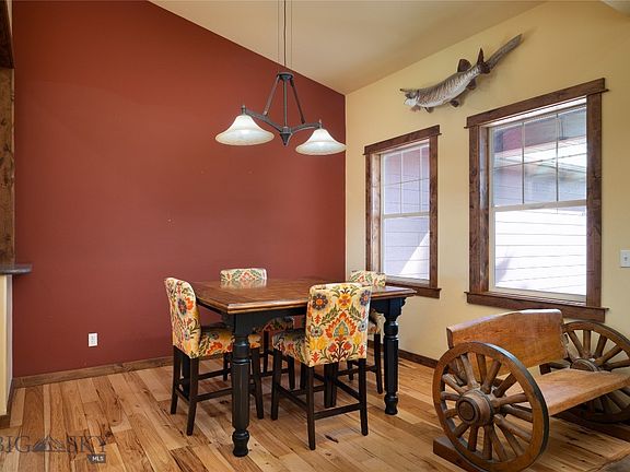 5th image of 413 Garnet Mountain Way
