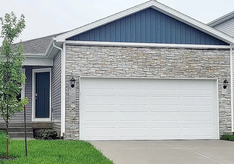 1272 NW Williamsburg Ln — Photo 1