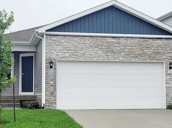 1272 NW Williamsburg Ln, Waukee, IA 50263