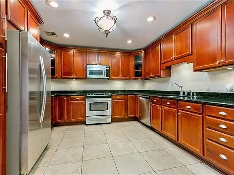 2330 Palmer Ave — Photo 6
