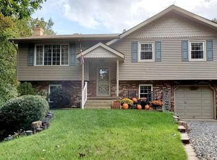 744 Fox Run Dr, Atco, NJ 08004