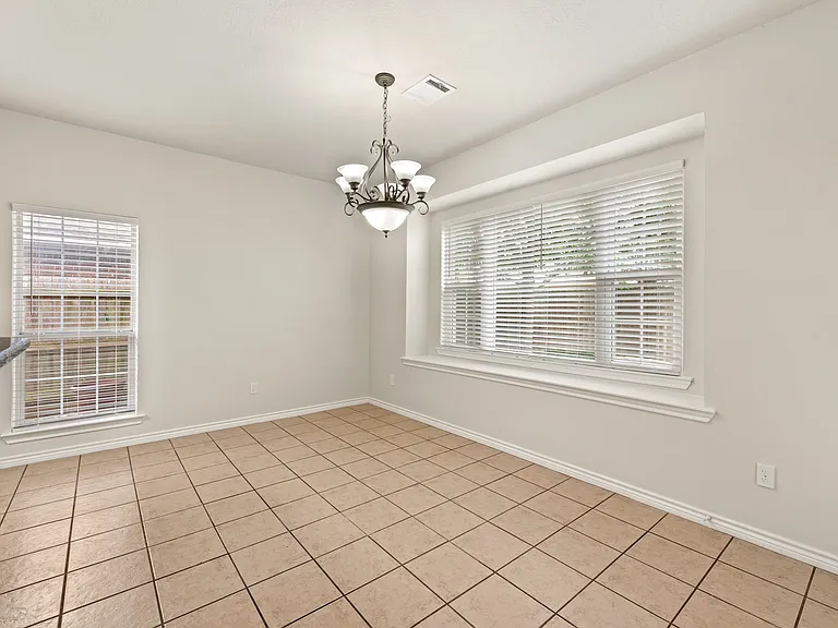 1207 Martinsville Ln — Photo 5