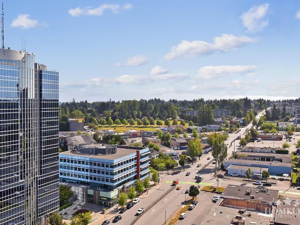 10777 University Dr #2002, Surrey, BC V3T 0E6