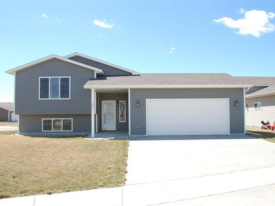 1808 Torrey Pines Dr, Brookings, SD, 57006