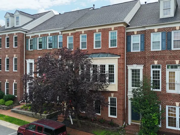 43781 Apache Wells Ter, Leesburg, VA 20176