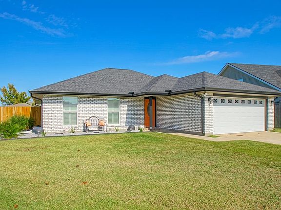 2nd image of 17 Moss Dr