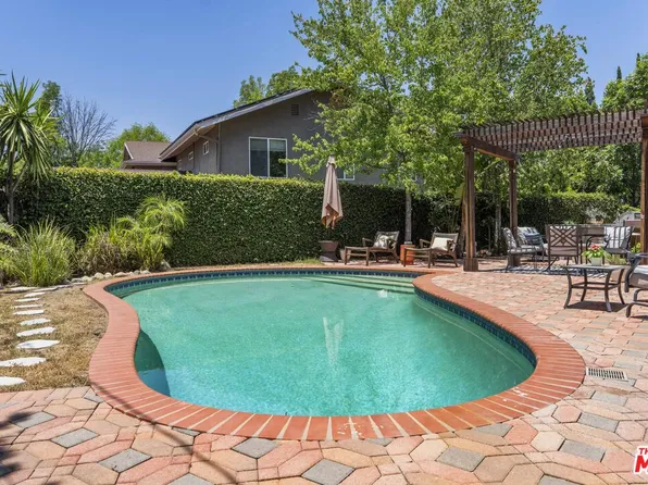 4701 Dunman Ave, Woodland Hills, CA 91364