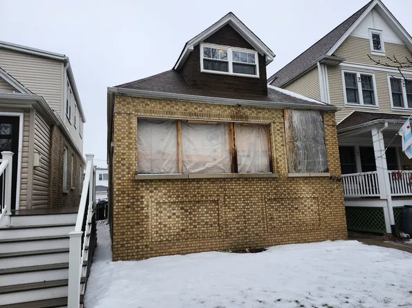 4054 W Patterson Ave, Chicago, IL 60641