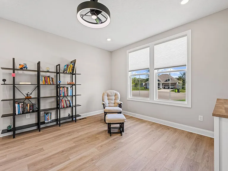 233 Lake Balaton Dr — Photo 14