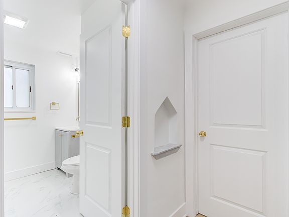 4th image of 27740 Bohnhoff St