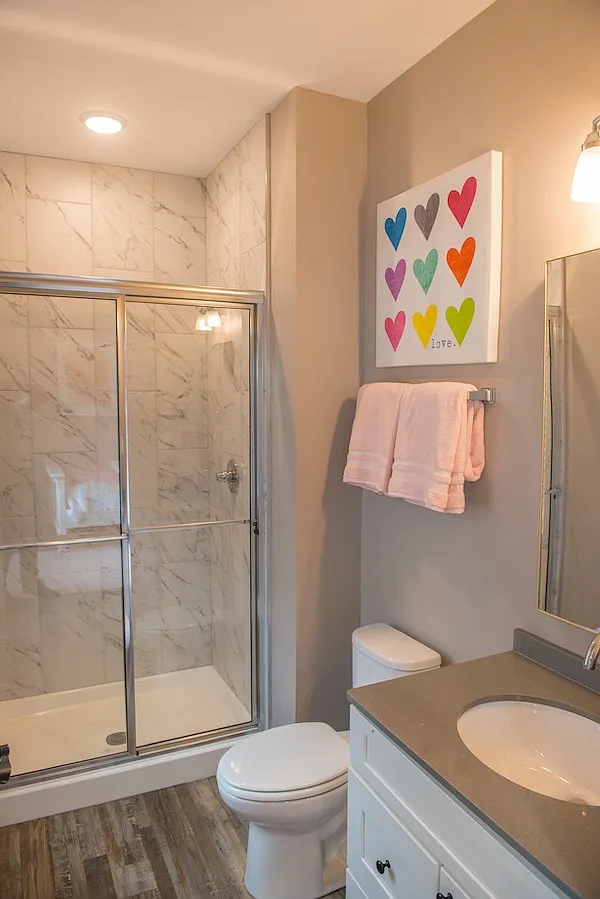 2 bed, 2.5 bath, 1200 sqft, $2,400 — Photo 2
