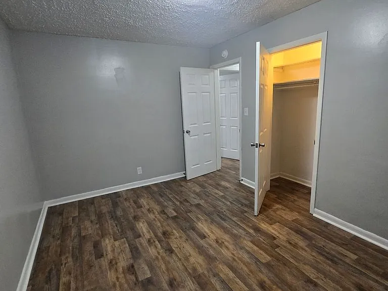 3472 N Dearborn St — Photo 3