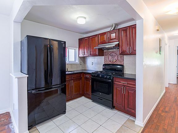 3rd image of 310 Beach 70th St #A