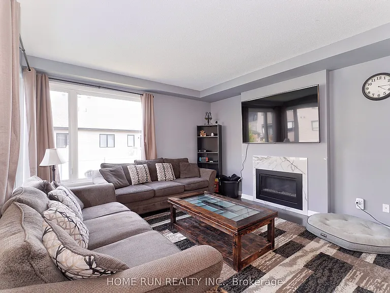 282 Nelson St E — Photo 13
