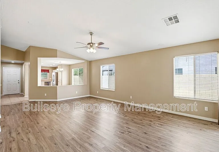 21069 N Jocelyn Ln — Photo 6