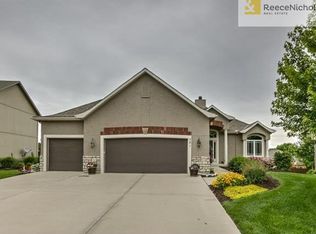 301 Lakeview Dr, Louisburg, KS 66053