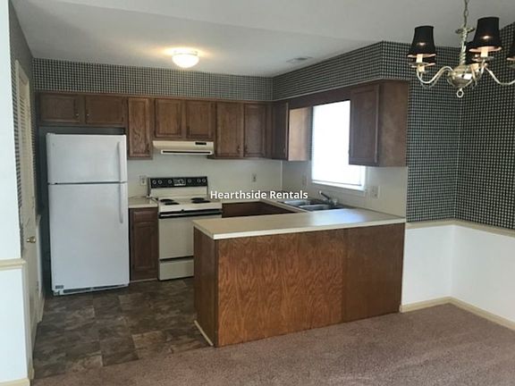 2nd image of 137 D W Victoria Ct