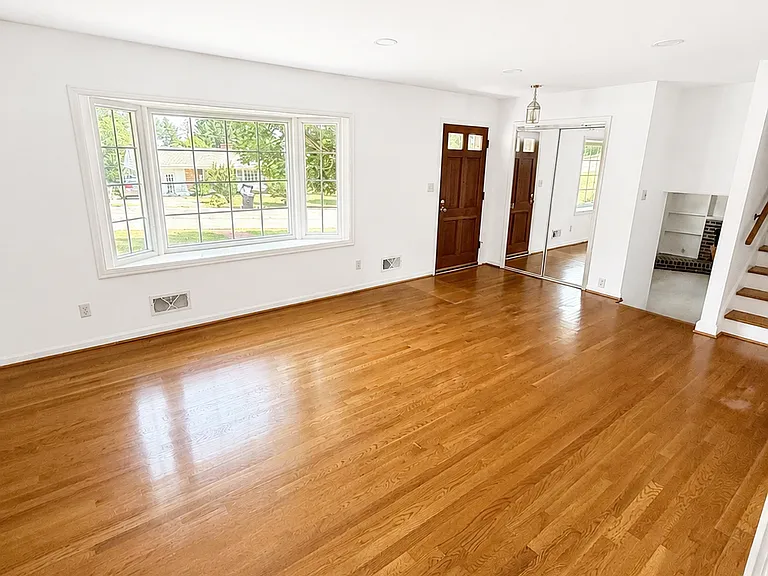 5820 Castle Rock Rd — Photo 3