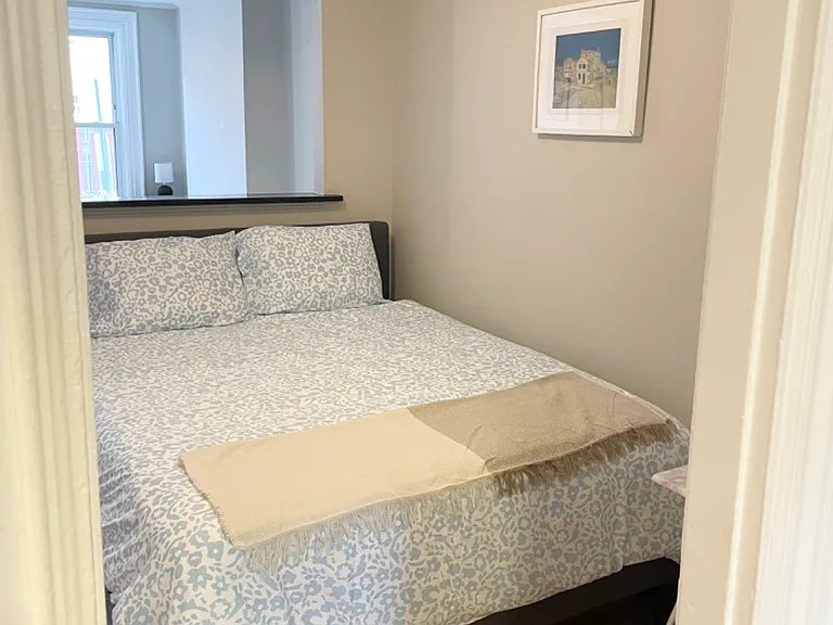659 E 4th St #2 — Photo 8