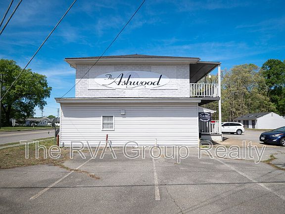 4th image of 3805 Woodlawn St Unit 12