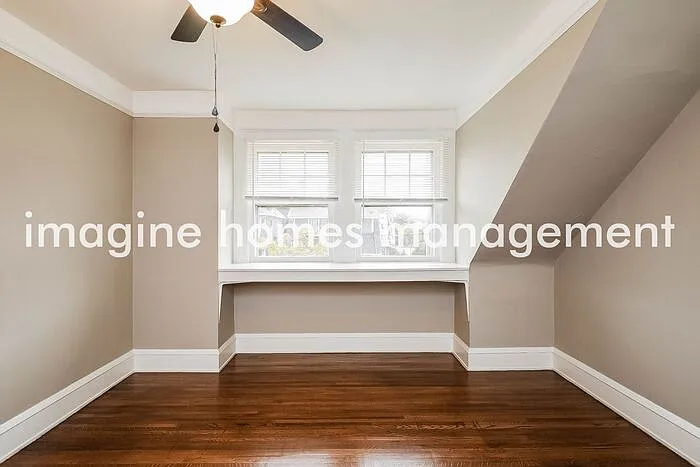 1380 Hall Ave — Photo 9