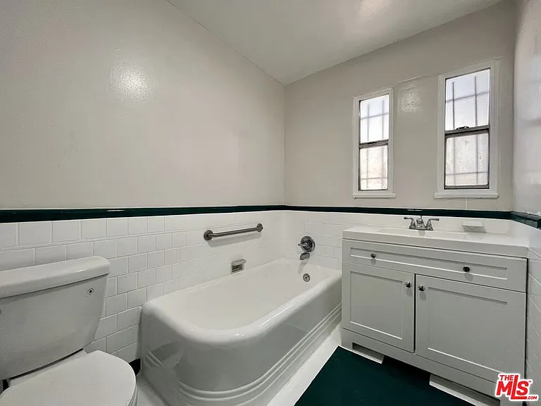 1807 S Redondo Blvd #LOWER — Photo 13