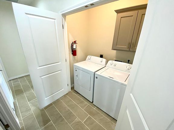 5th image of 5601 Nightingale Ave #3