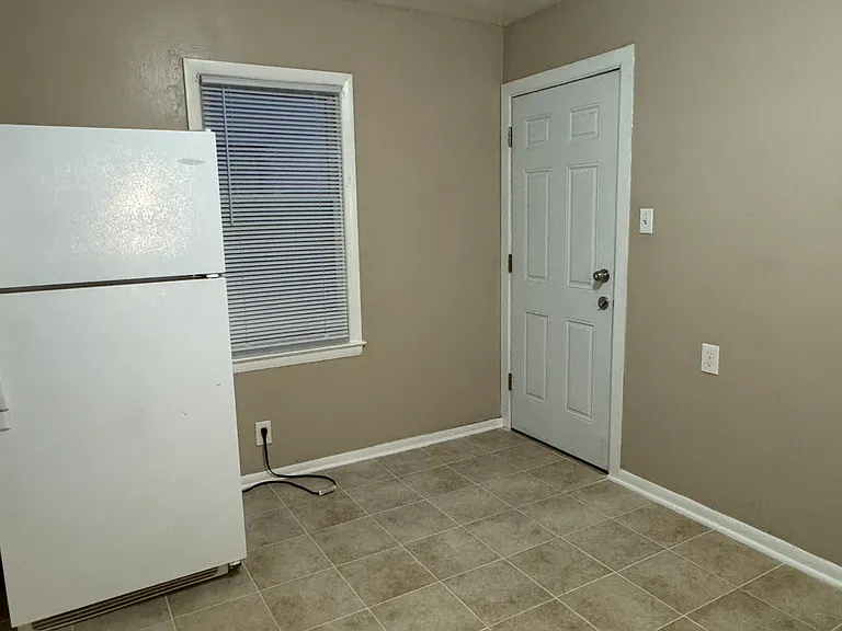 6932 W Oklahoma Ave #1 — Photo 4