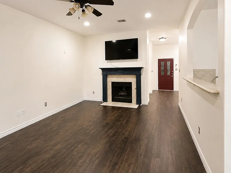 1207 Fox Trail Dr — Photo 5