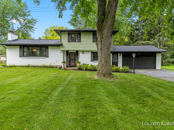 2244 Richmond St NW, Grand Rapids, MI 49504