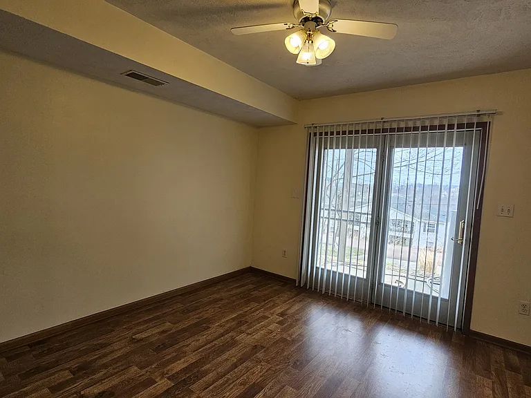 1381 Bergamont St — Photo 17