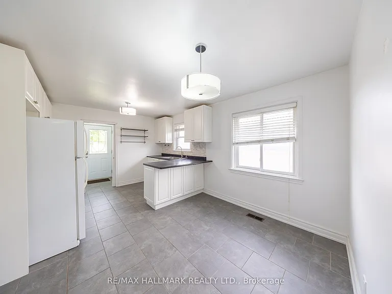 1118 Athol St #MAIN — Photo 10