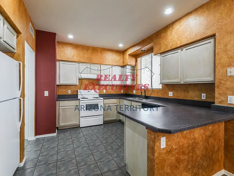 5304 E Calle Vista De Colores — Photo 12