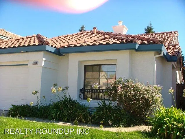 4909 Felicia Way photo 1