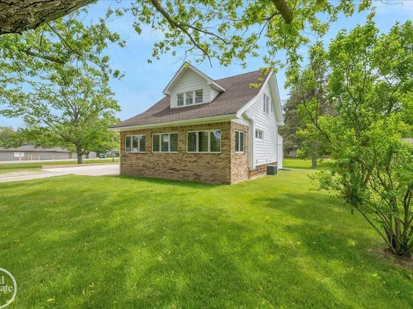 4013 W Water St, Port Huron, MI 48060