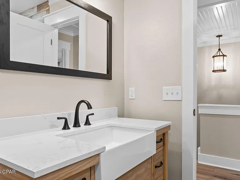 1335 Capri Dr — Photo 22