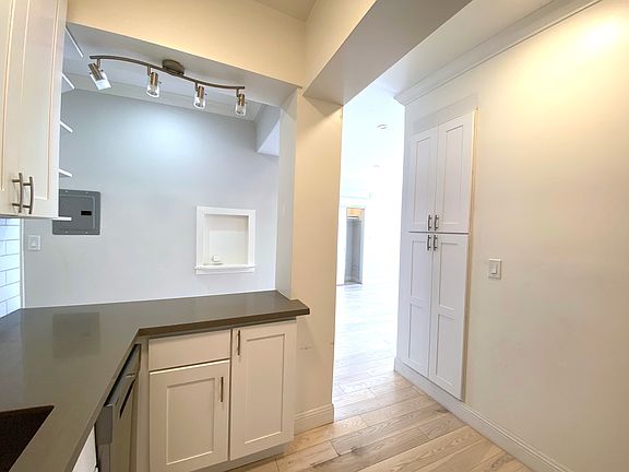 5th image of 887 Bush St APT 505