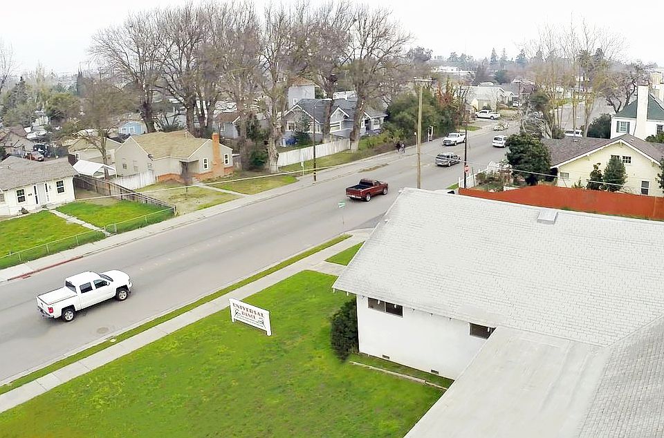 1st image of 702 W Yosemite Ave