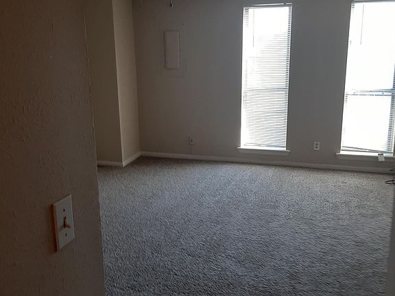5th image of 7011 SW Westchester Cir