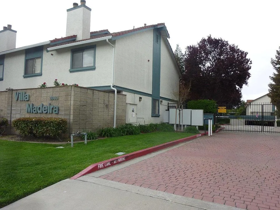 2040 Main St #120
