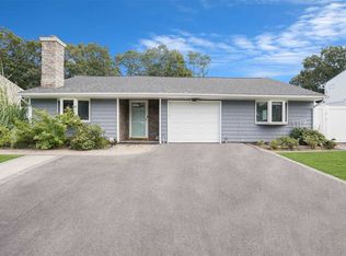 9 Pontiac Rd, Selden, NY 11784