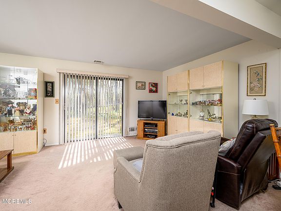 5th image of 12 Pheasant Place