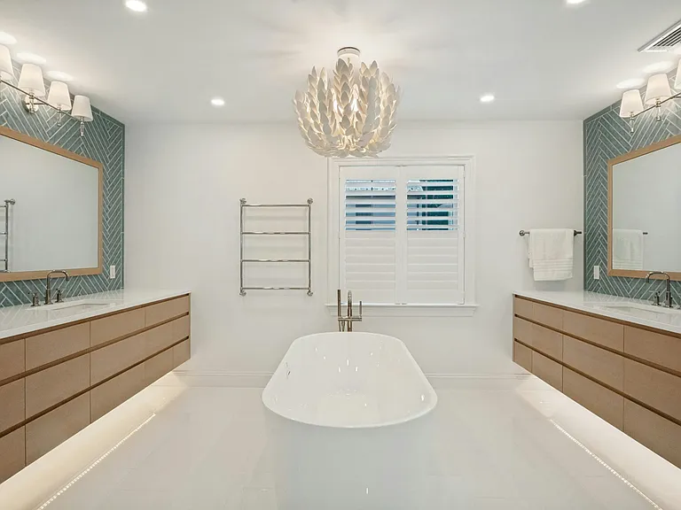 624 Timpson St — Photo 12