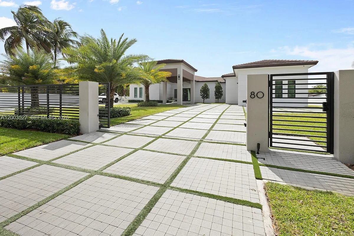 Building Photo - 80 NW 129th Ave