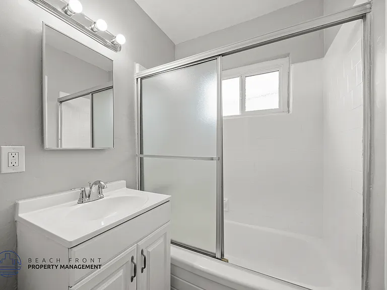 835-845 Glenway Dr. — Photo 15