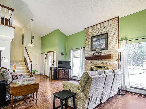 5th image of 214 Driftwood St