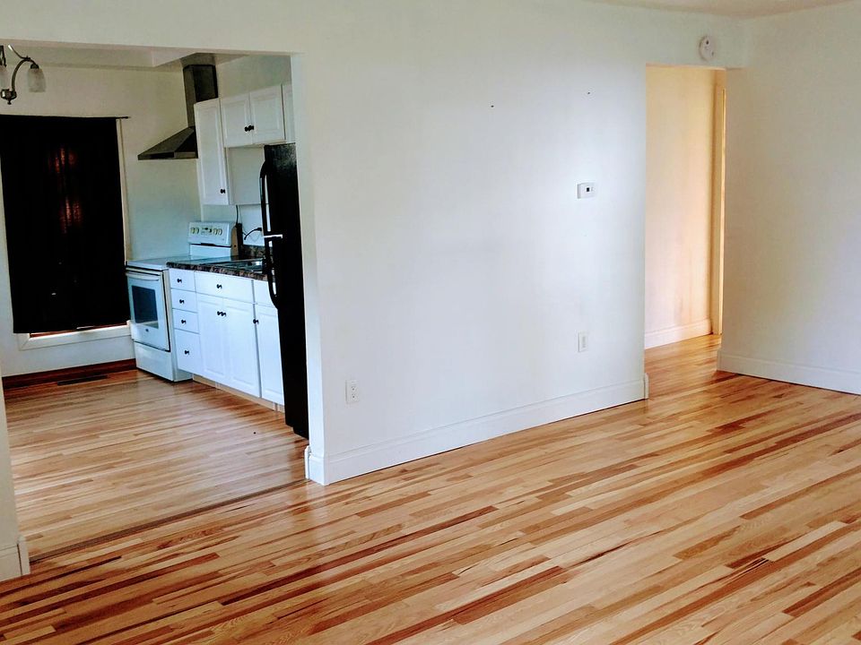 2nd image of 200 S Carico St